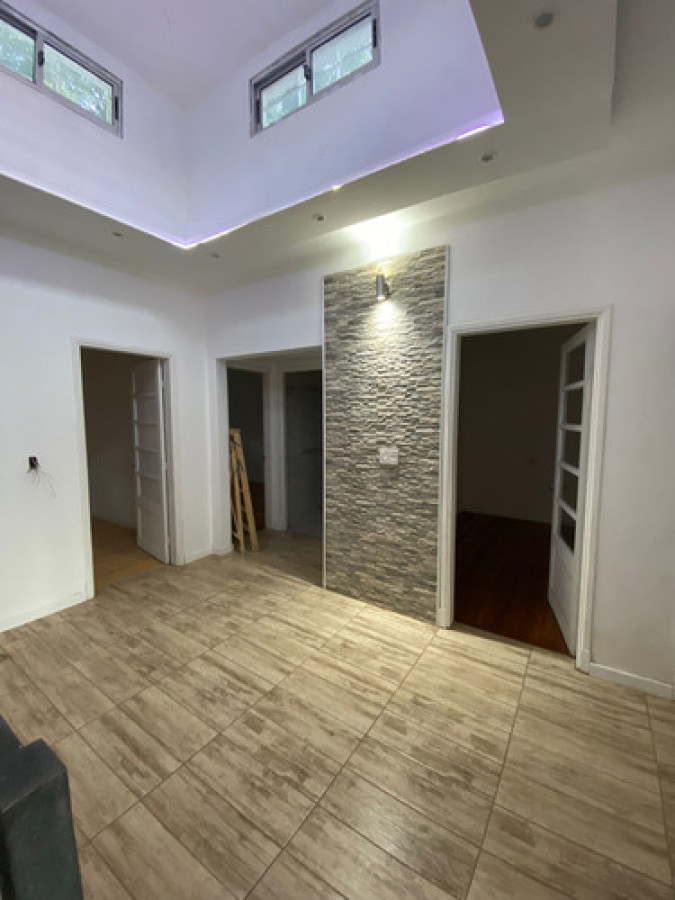 Casa ID.10821 - Oportunidad en Pocitos! Casa En Alquiler 3 Dormitorios, Balcón, Mascotas Bienvenidas!