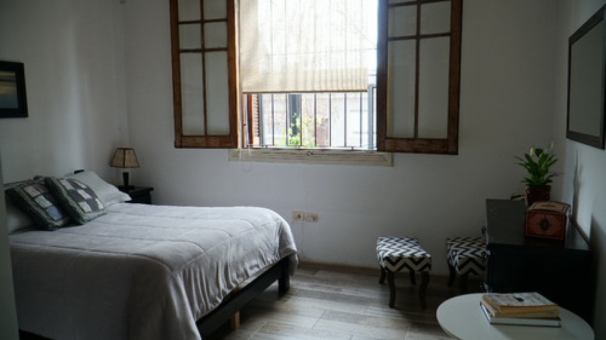 Casa ID.11273 - Venta Casa La Blanqueada 4 Cuartos Jardin Cochera Parrillero Horno Barro