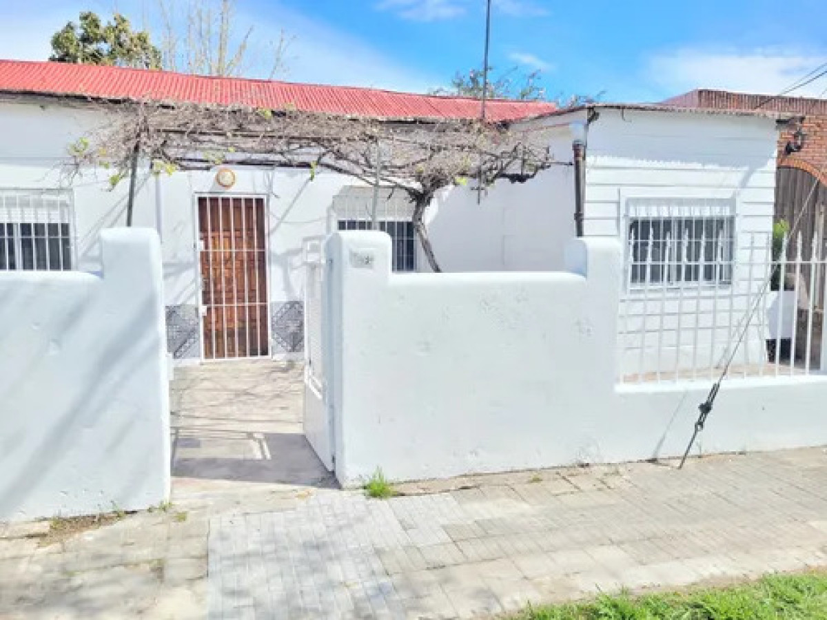 Casa ID.10952 - Linda Casa De 4 Dorm Con Cochera
