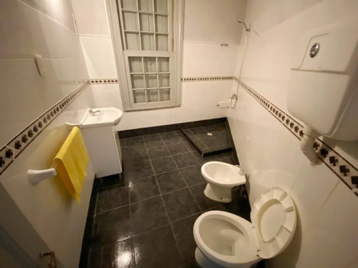 Casa ID.9993 - Venta O Alquiler Amplia Casa En Bella Vista, Montevideo