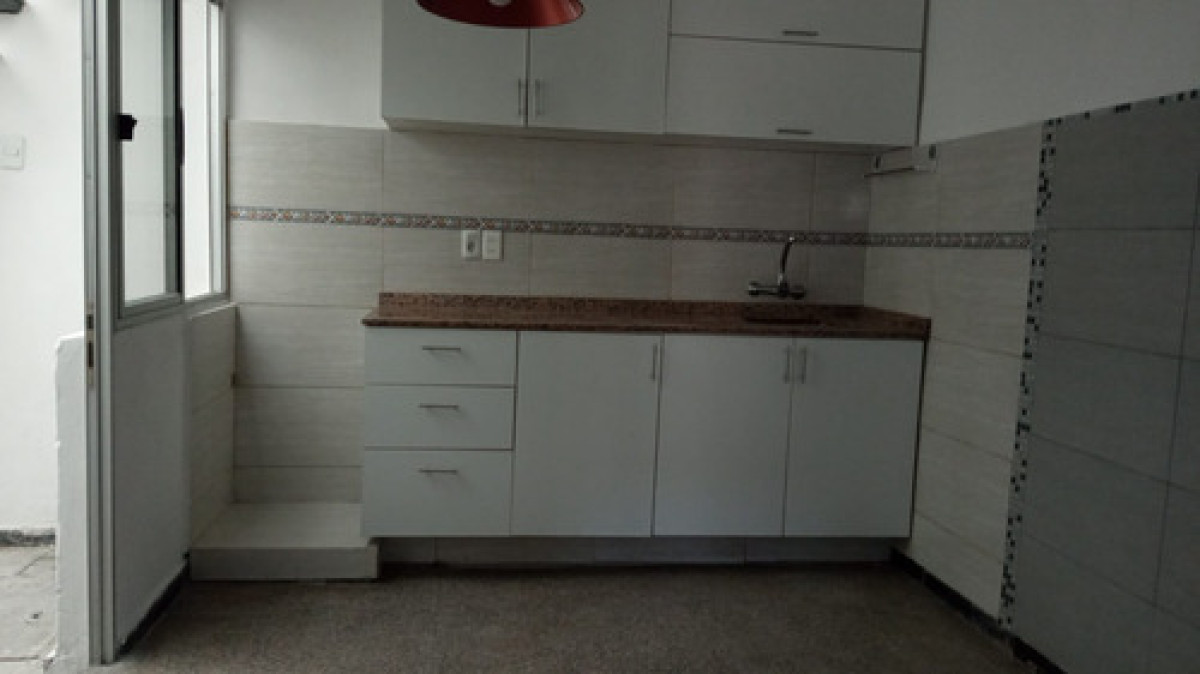 Casa ID.10201 - Alquiler Casa 2 Dormitorios, Altillo, Azotea En Aguada