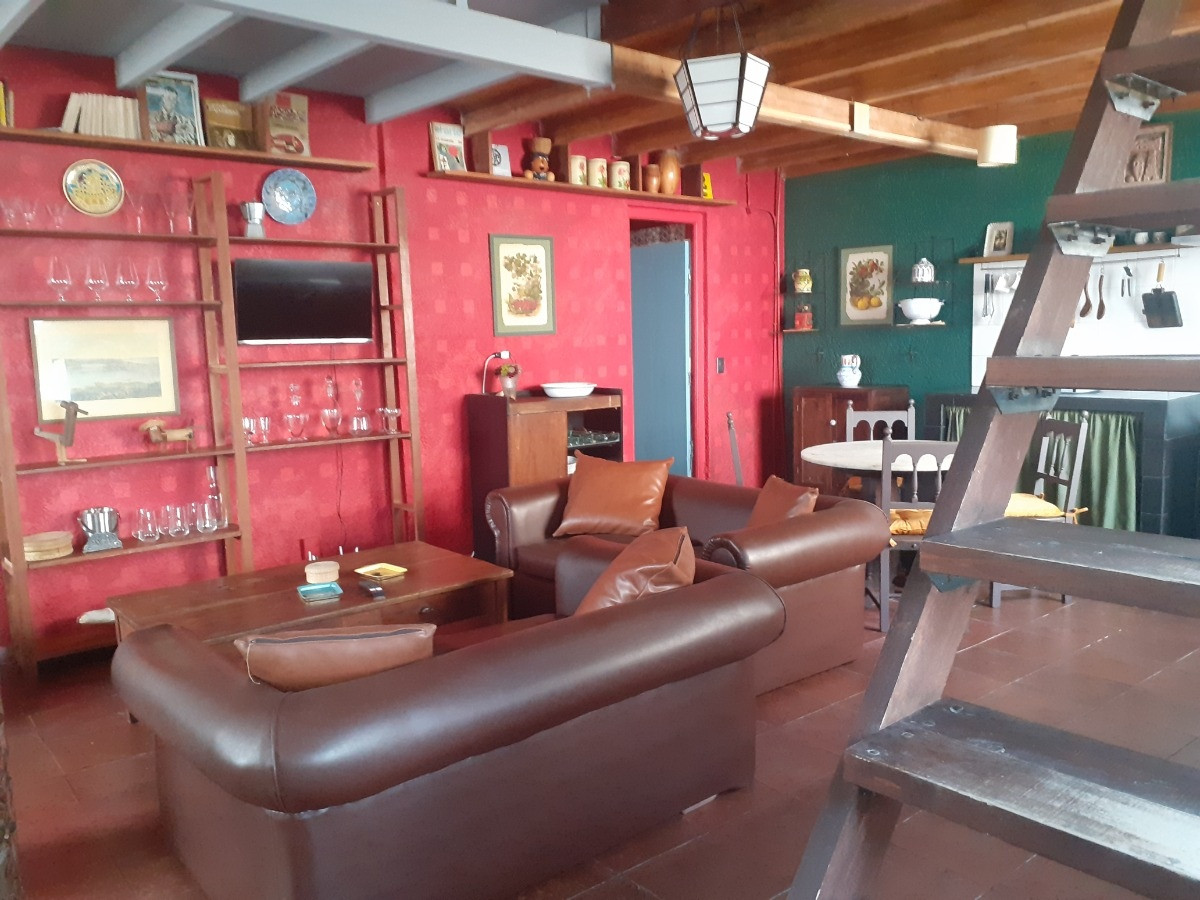 Casa ID.5451 - Venta Casa Esquina De Época Céntrica Montevideo 1 Dormitorio