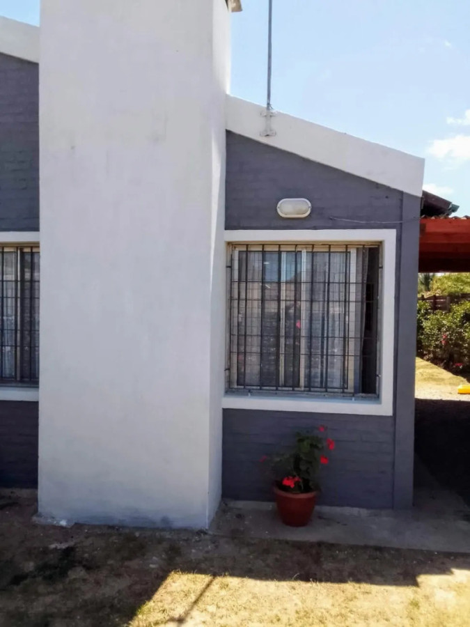 Casa ID.10704 - Linda Casa en Salinas De 3 Dormitorios Con Cochera Y Jardin