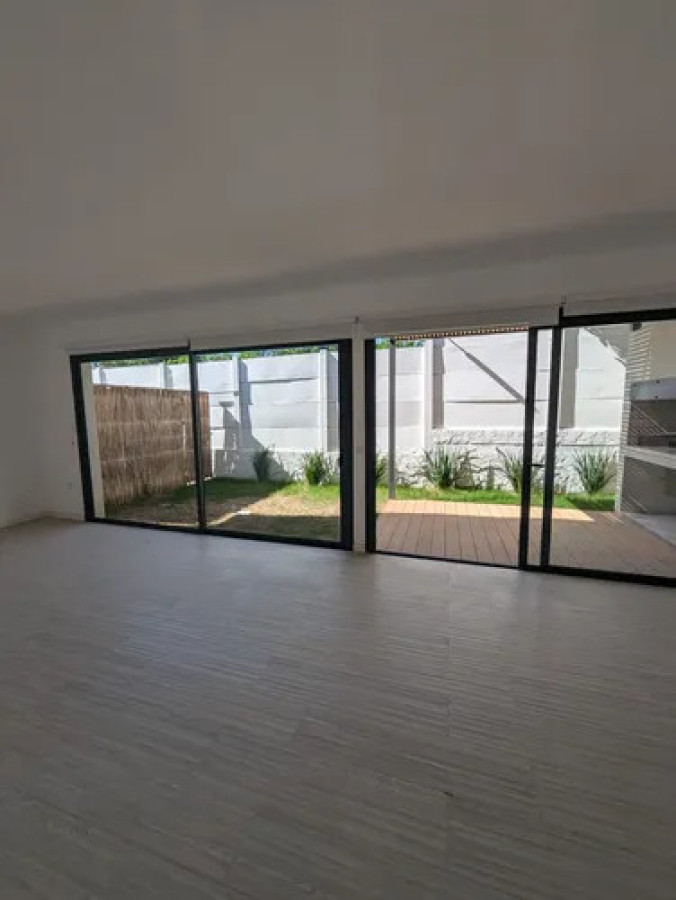 Casa ID.11018 - Casa En Complejo Cerrado 3 Dormitorios Con Cochera