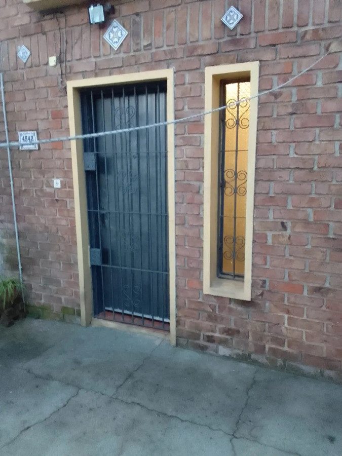 Casa ID.10965 - Alquiler Casa De 1 Dormitorio Patio Cerca De Todo En Sayago