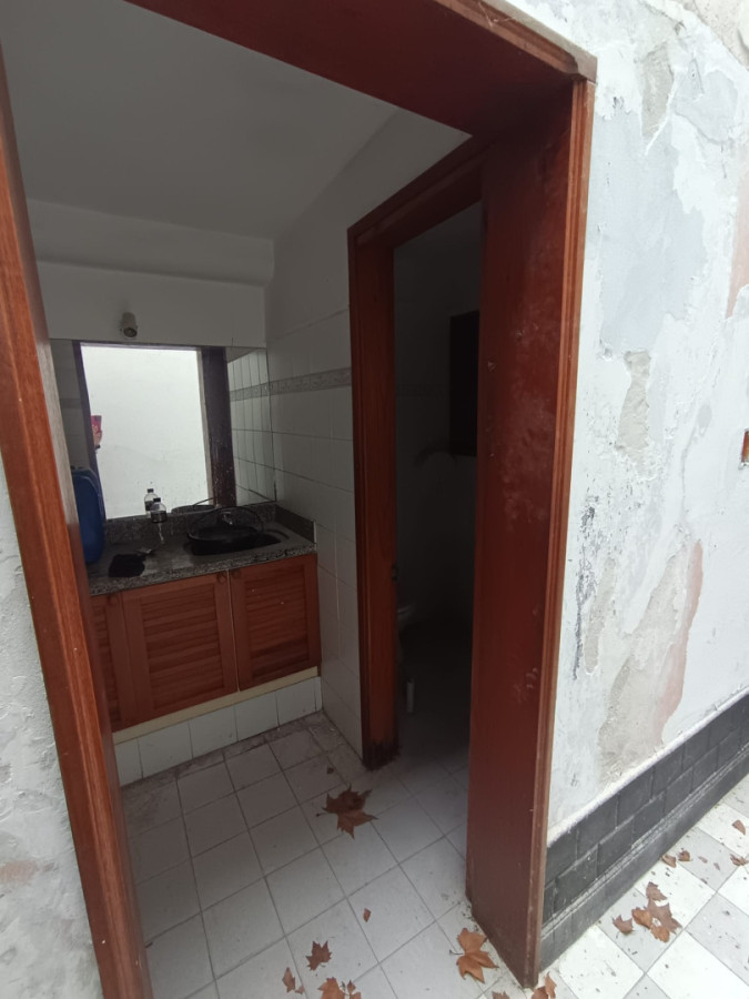 Casa ID.6763 - Venta Casa A Reciclar En Parque Rodó Para Vivienda O Empresa