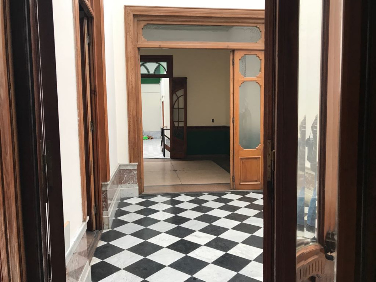 VENTA CASA EN PARQUE RODO MUY AMPLIA A RECICLAR