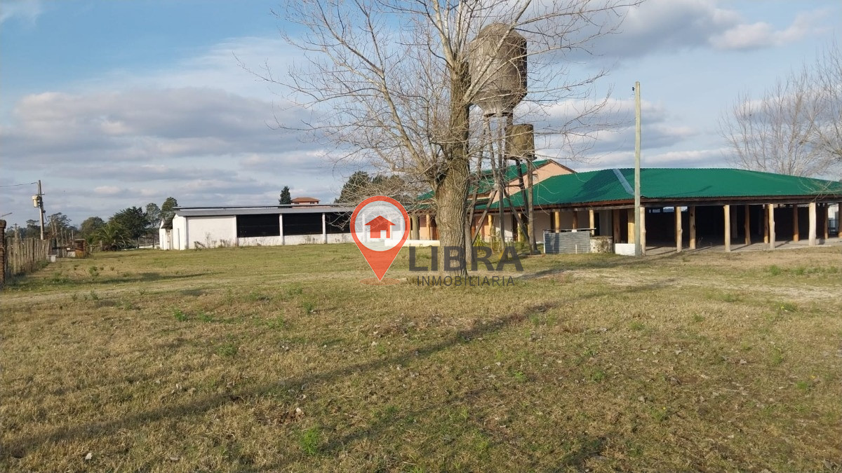 Chacra ID.2731 - Se Vende Casa De Campo Con Salón De Fiestas Y Pista Hípica