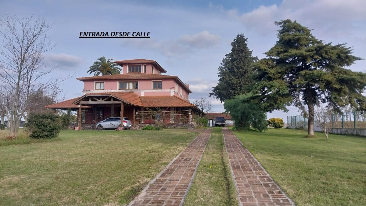 Se Vende Casa De Campo Con Salón De Fiestas Y Pista Hípica