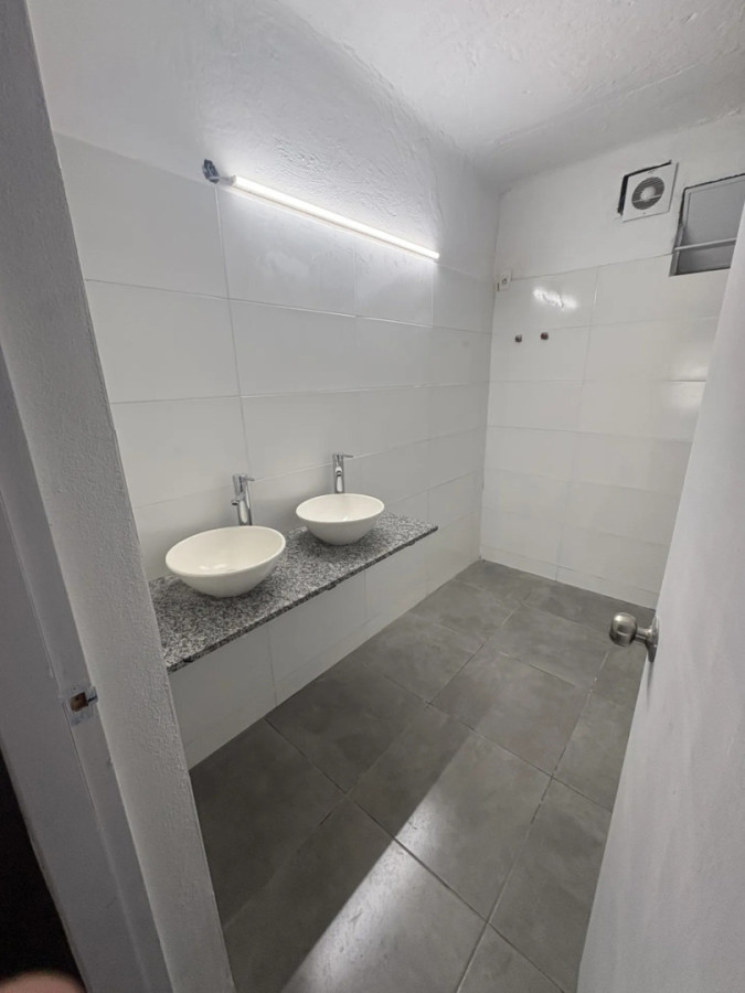 Local Comercial ID.13417 - Alquiler Local Comercial 125 M2 Como Nuevo Ideal Para Varios Rubros En Cordón