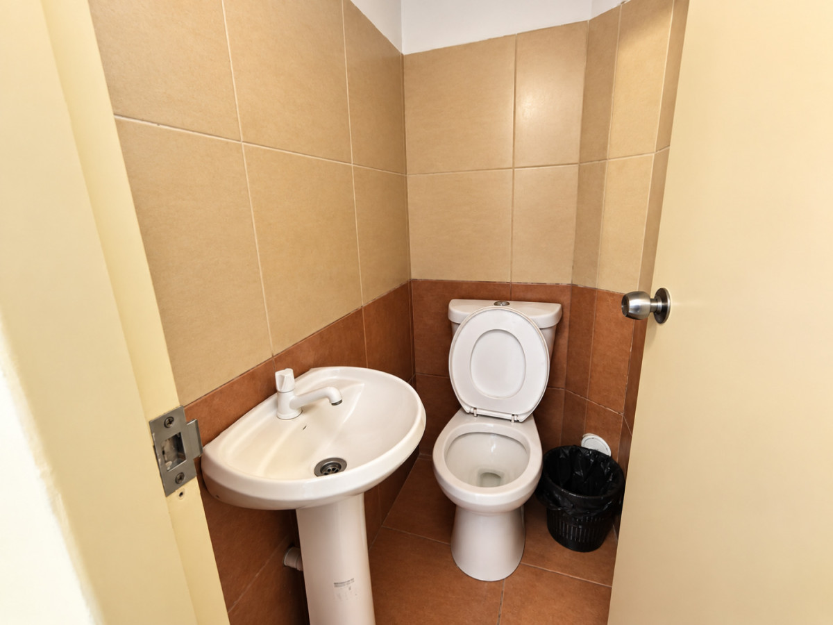 Local Comercial ID.13395 - Alquiler Excelente Local Comercial 30 M2 Sin Gastos Comunes En Pocitos