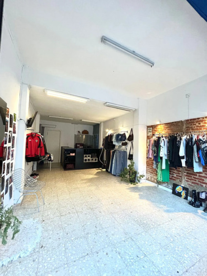 Local Comercial ID.11844 - Alquiler de local comercial en Mercado del Puerto