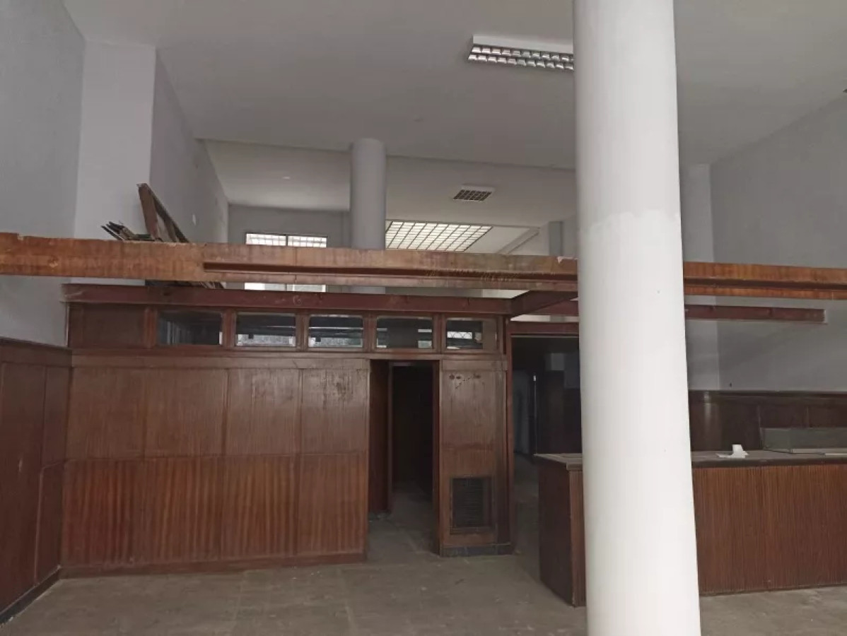 Local Comercial ID.7166 - Hermoso Local Comercial En Ciudad Vieja Muy Amplio