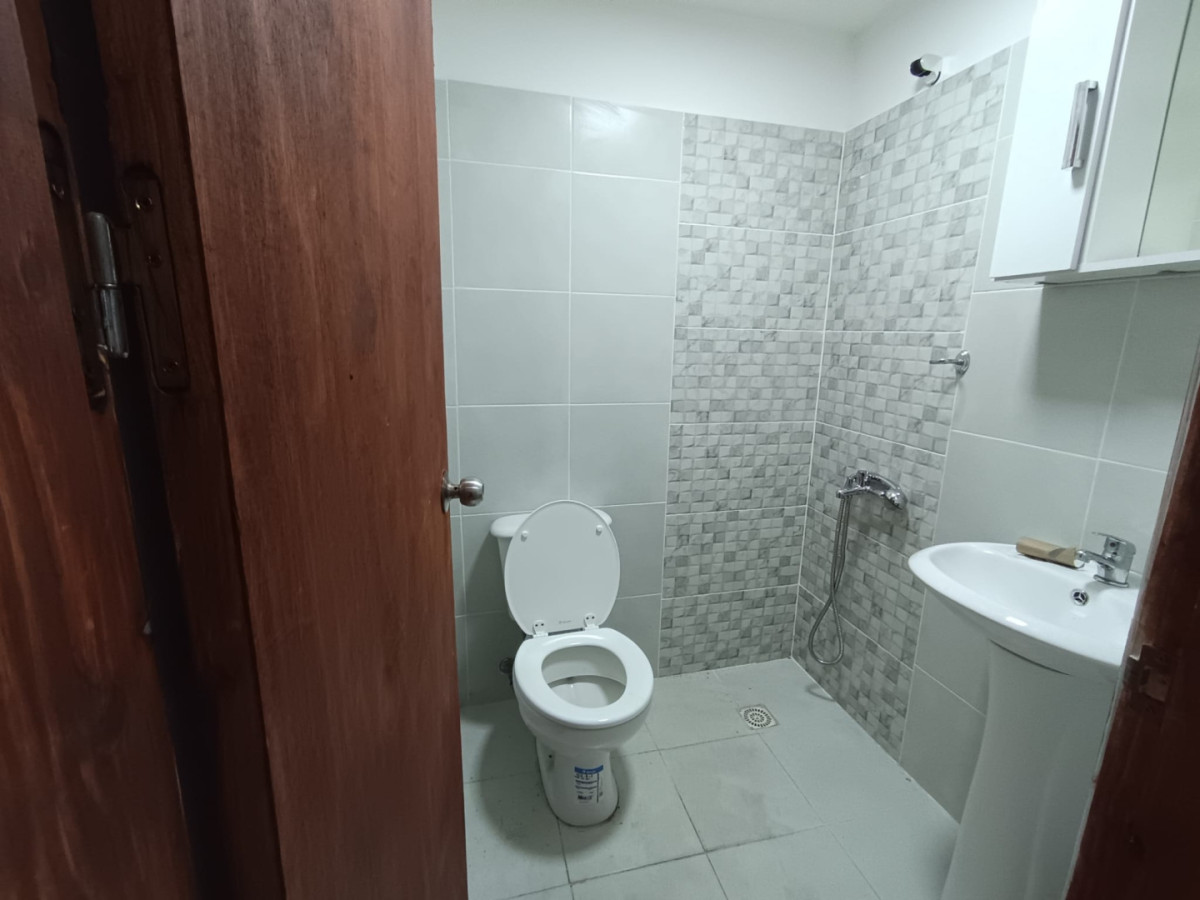 Local Comercial ID.12925 - Alquiler De Local Comercial Excelente Ubicación Sin Gastos Comunes En Tres Cruces