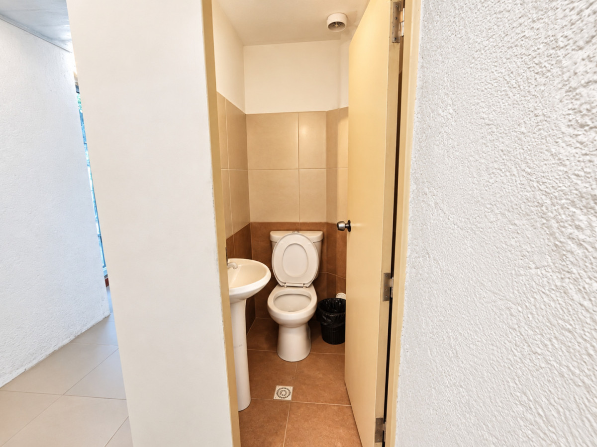 Local Comercial ID.13395 - Alquiler Excelente Local Comercial 30 M2 Sin Gastos Comunes En Pocitos