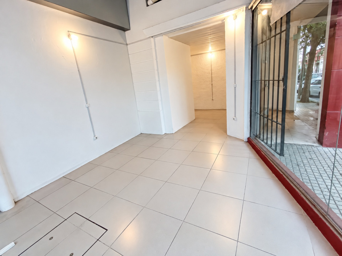 Local Comercial ID.13395 - Alquiler Excelente Local Comercial 30 M2 Sin Gastos Comunes En Pocitos