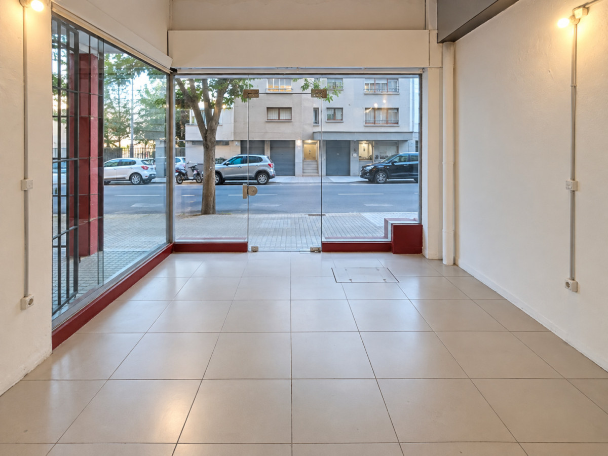Local Comercial ID.13395 - Alquiler Excelente Local Comercial 30 M2 Sin Gastos Comunes En Pocitos