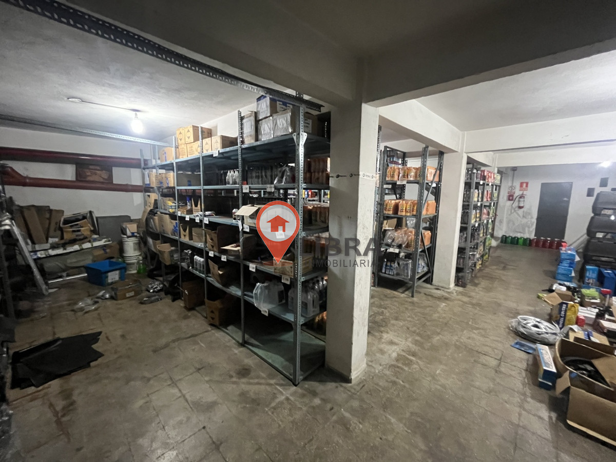 Local Comercial ID.4894 - Alquiler Gran Local Comercial 3 Pisos Pleno Centro Depósito