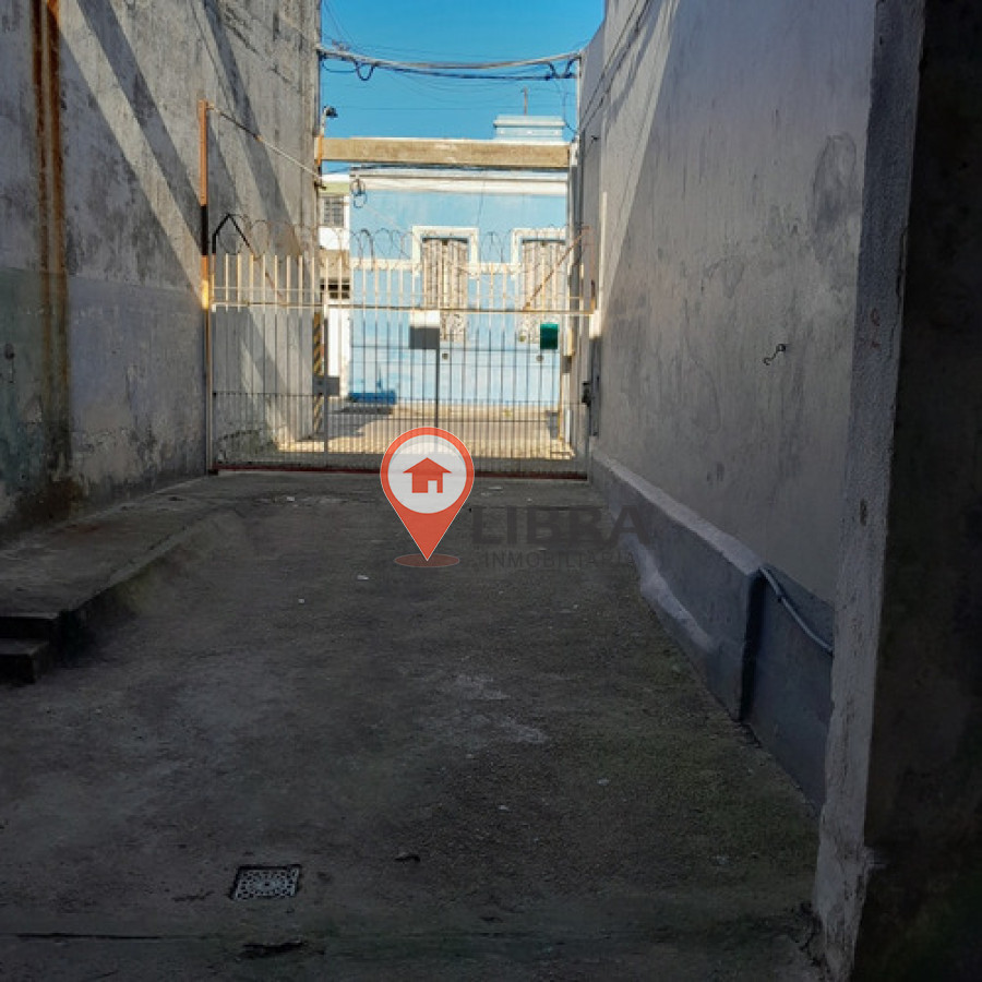 Local Comercial ID.9585 - Alquiler De Deposito O Taller Con Apartamento Belvedere 480M2