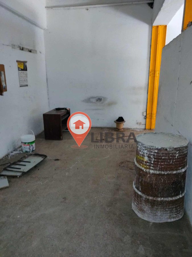 Local Comercial ID.2858 - SE ALQUILA AMPLIO LOCAL EN EL CENTRO