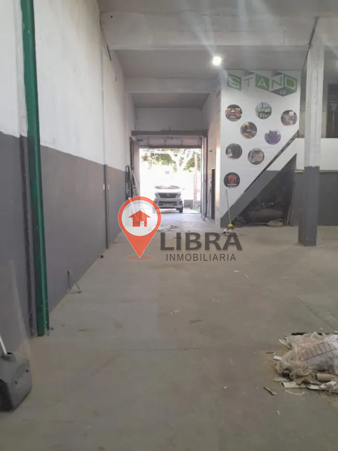 Local Comercial ID.9899 - Alquiler Local Comercial 214m2 2 Oficinas 2 Baños En Unión