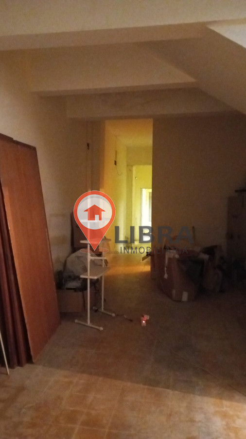 Local Comercial ID.6606 - Amplio Local En Ciudad Vieja Se Escuchan ofertas 