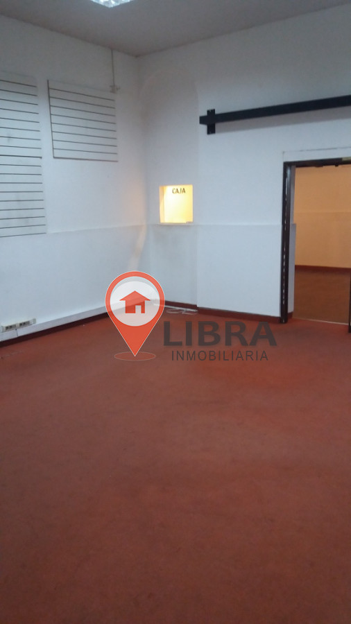 Local Comercial ID.8805 - Local Comercial Amplio En Barrio Sur