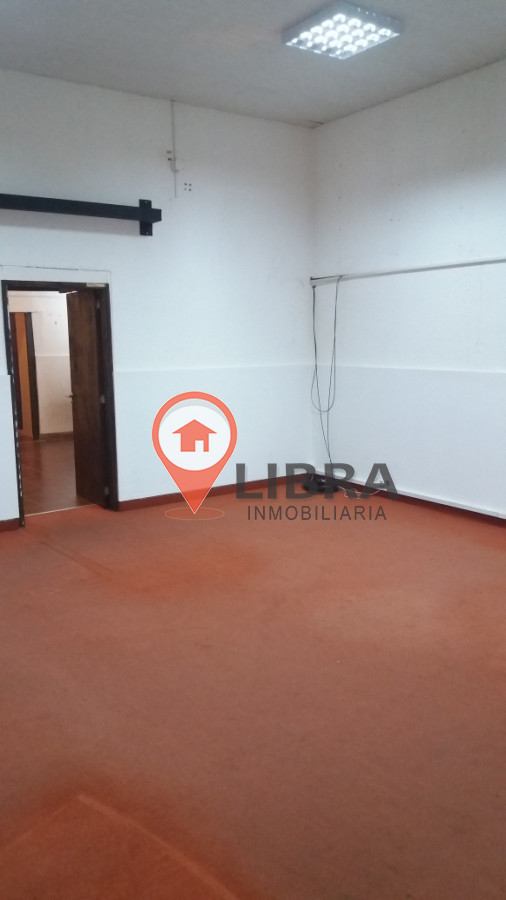 Local Comercial ID.8805 - Local Comercial Amplio En Barrio Sur
