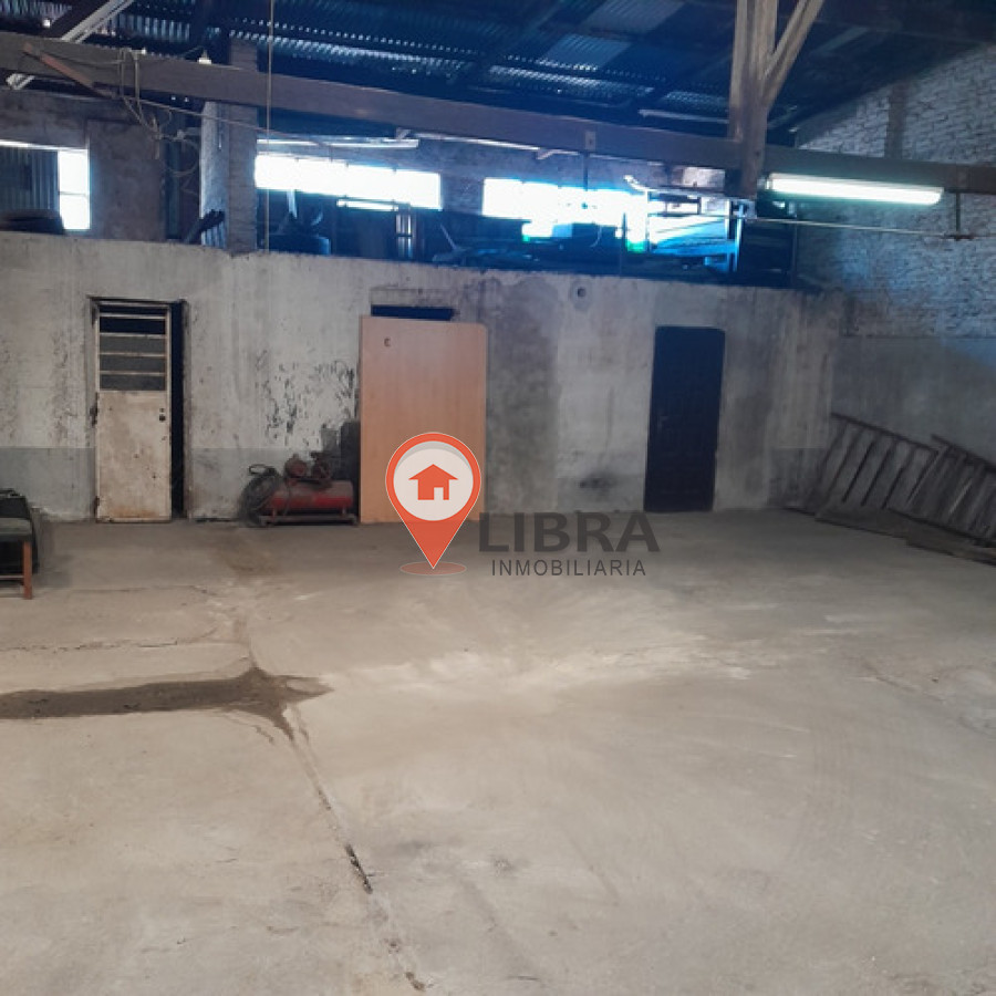 Local Comercial ID.9585 - Alquiler De Deposito O Taller Con Apartamento Belvedere 480M2