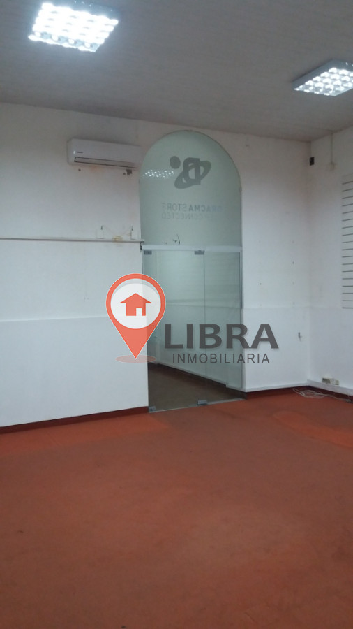 Local Comercial ID.8805 - Local Comercial Amplio En Barrio Sur