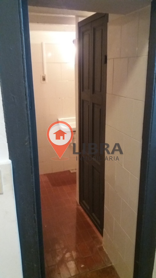 Local Comercial ID.8805 - Local Comercial Amplio En Barrio Sur