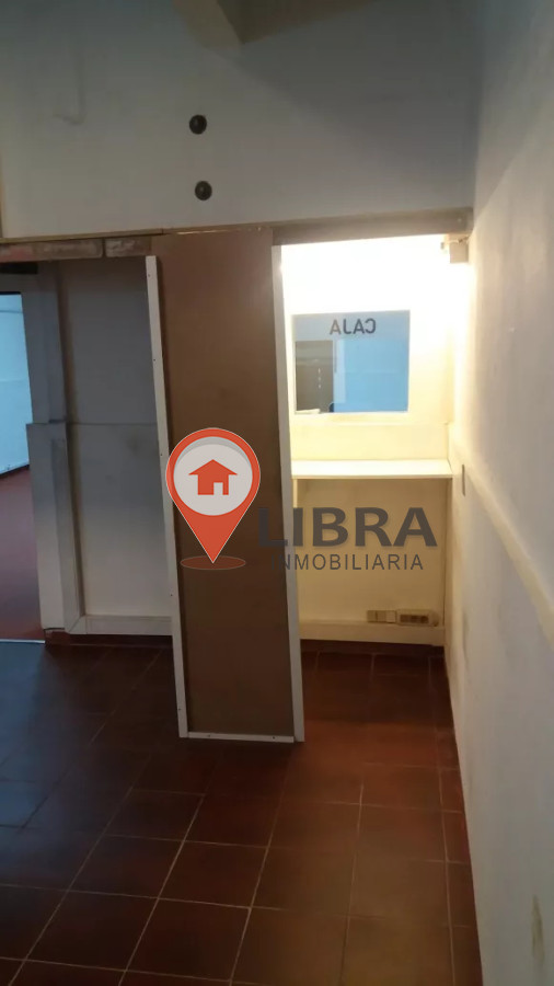 Local Comercial ID.8805 - Local Comercial Amplio En Barrio Sur