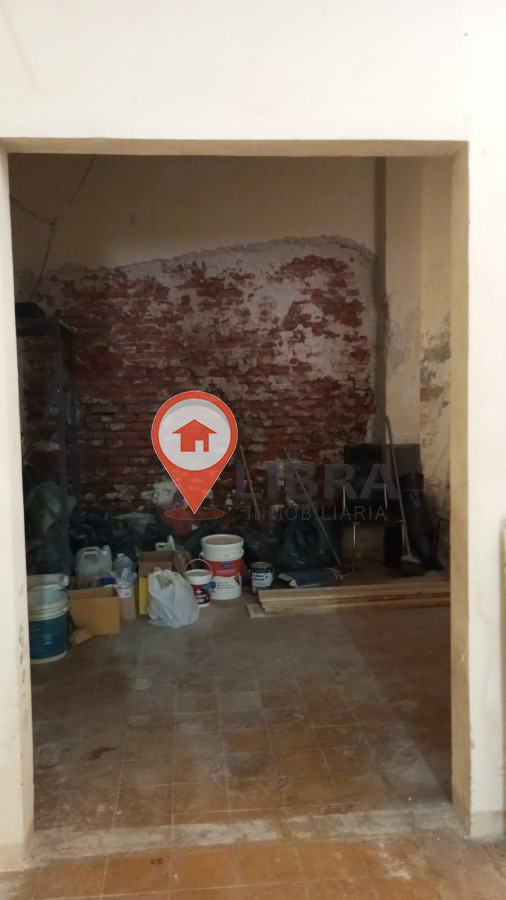 Local Comercial ID.6627 - Alquiler De Local 220m2 Al Frente 2 Baños En Ciudad Vieja