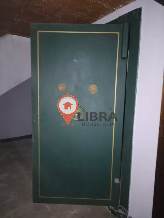 Local Comercial ID.7166 - Hermoso Local Comercial En Ciudad Vieja Muy Amplio
