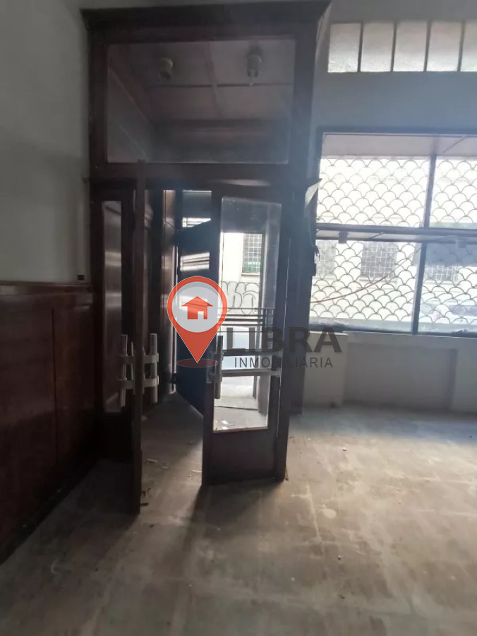 Local Comercial ID.7166 - Hermoso Local Comercial En Ciudad Vieja Muy Amplio