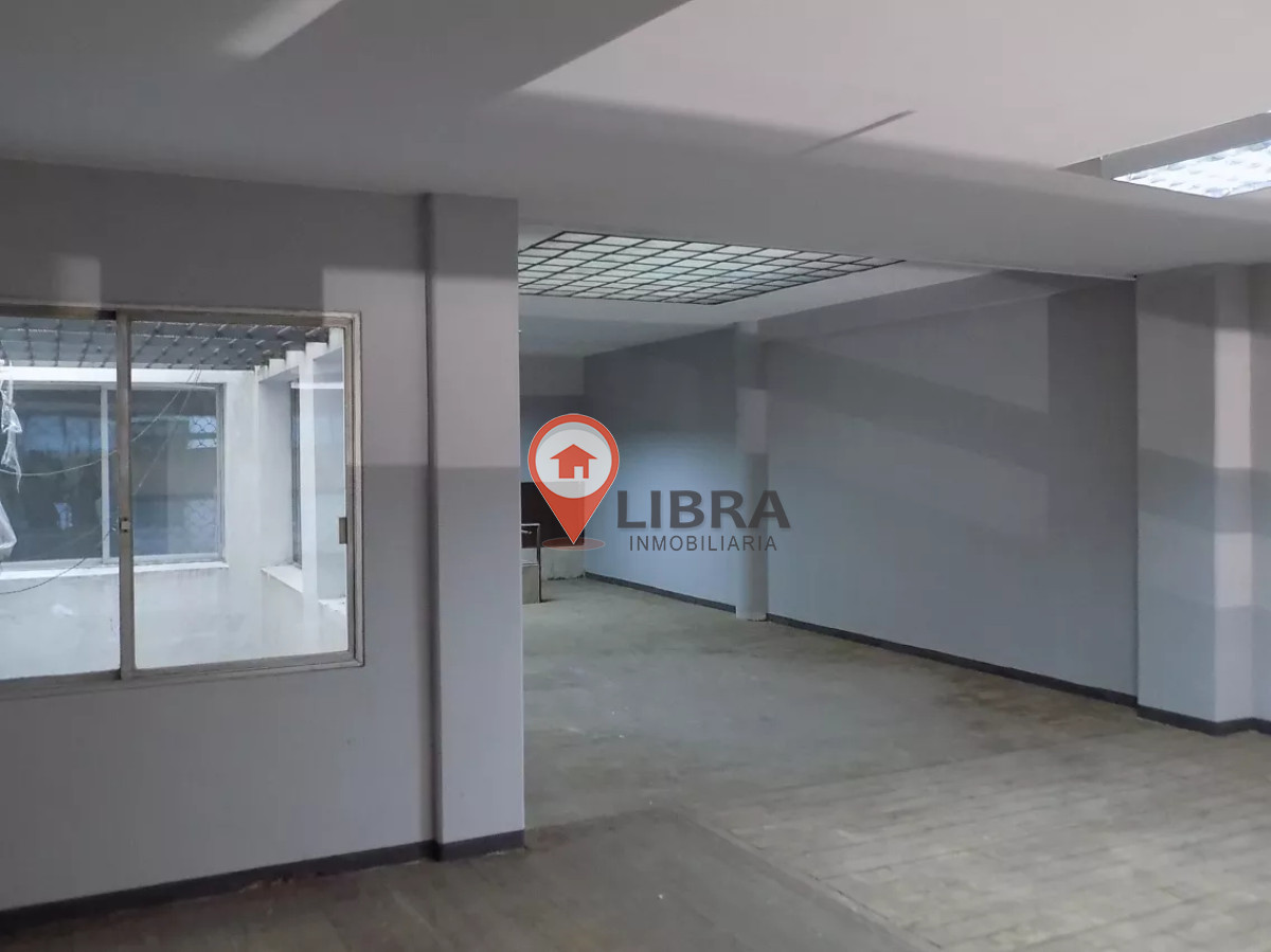 Local Comercial ID.7166 - Hermoso Local Comercial En Ciudad Vieja Muy Amplio