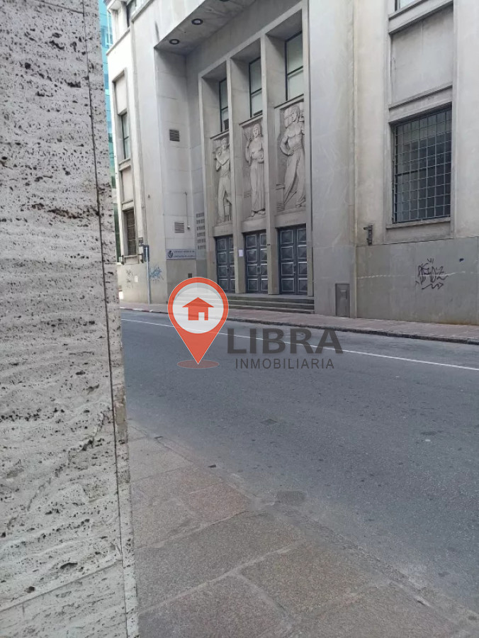 Local Comercial ID.7166 - Hermoso Local Comercial En Ciudad Vieja Muy Amplio