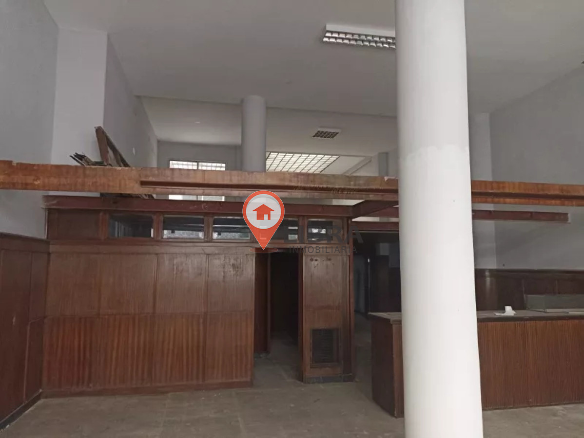 Local Comercial ID.7166 - Hermoso Local Comercial En Ciudad Vieja Muy Amplio