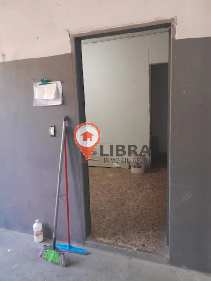 Local Comercial ID.9899 - Alquiler Local Comercial 214m2 2 Oficinas 2 Baños En Unión