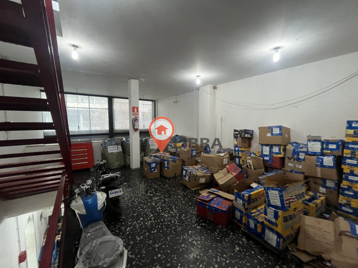 Local Comercial ID.4909 - Alquiler Gran Local Comercial 3 Pisos Centro Con Depósito