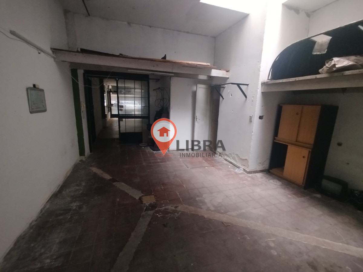 Local Comercial ID.8601 - Alquiler De Local Comercial O Depósito A Cuadra Y Media De 18 de Julio En Centro