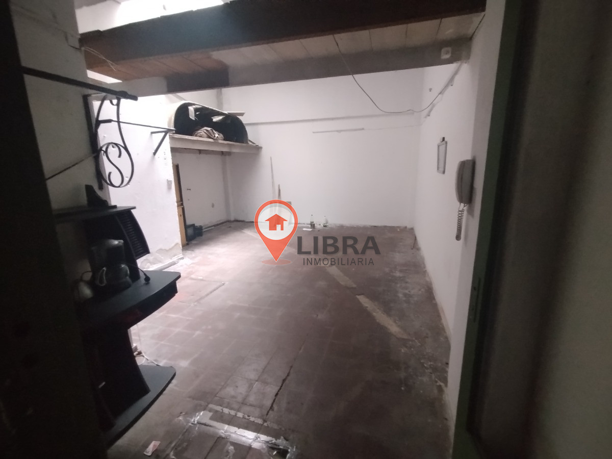 Local Comercial ID.8601 - Alquiler De Local Comercial O Depósito A Cuadra Y Media De 18 de Julio En Centro