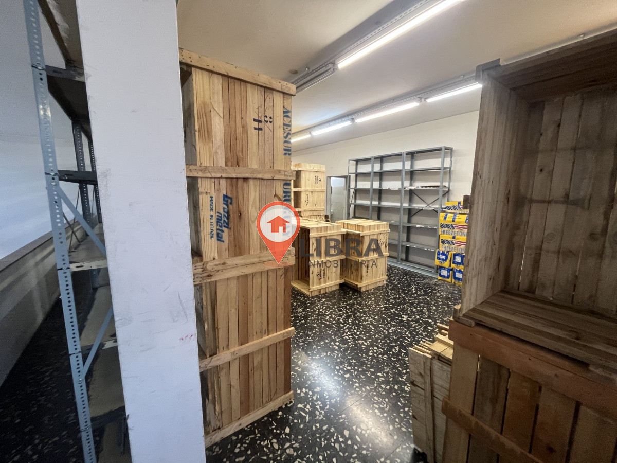 Local Comercial ID.4894 - Alquiler Gran Local Comercial 3 Pisos Pleno Centro Depósito