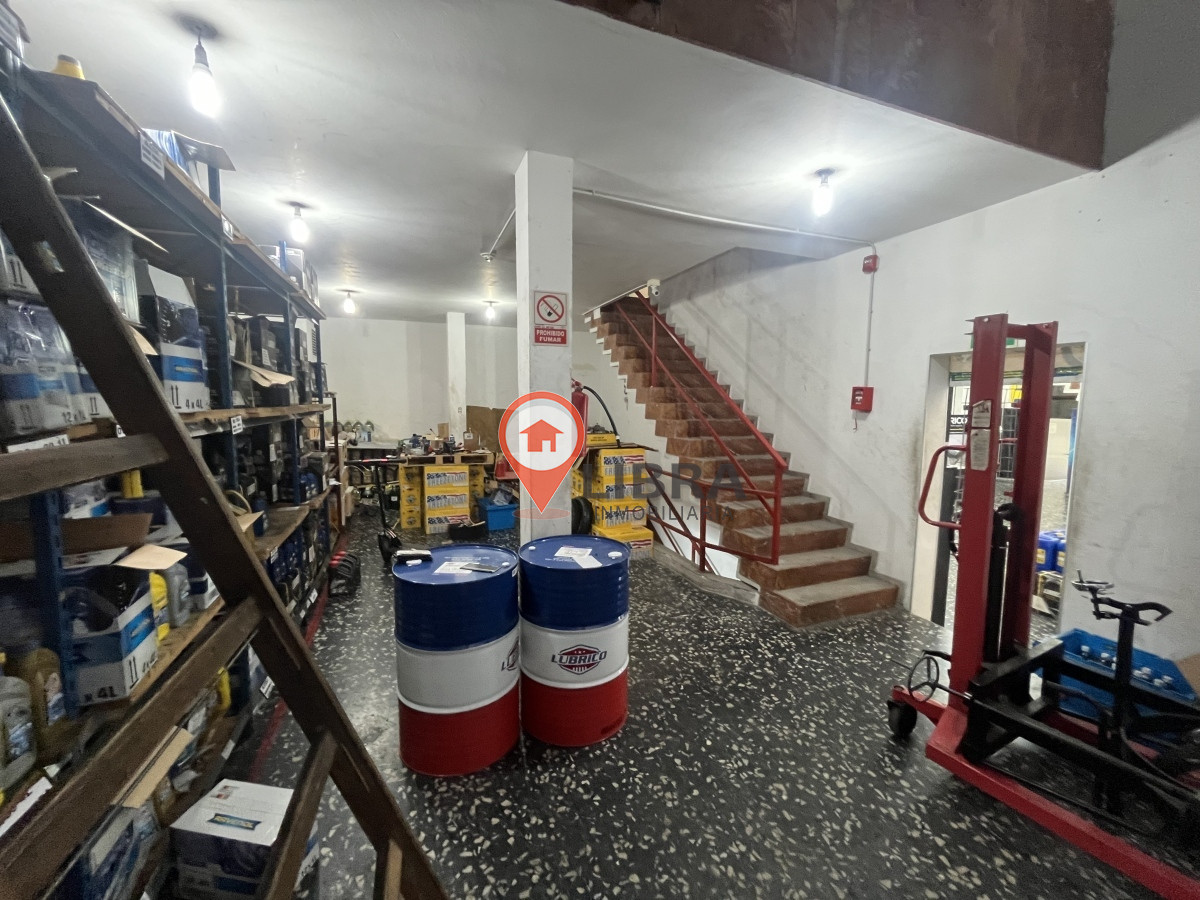 Local Comercial ID.4909 - Alquiler Gran Local Comercial 3 Pisos Centro Con Depósito