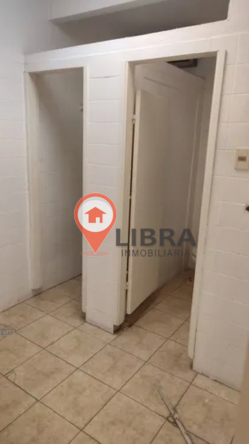 Local Comercial ID.942 - En Alquiler Oficina En Plaza Independencia Centro Excelente Punto