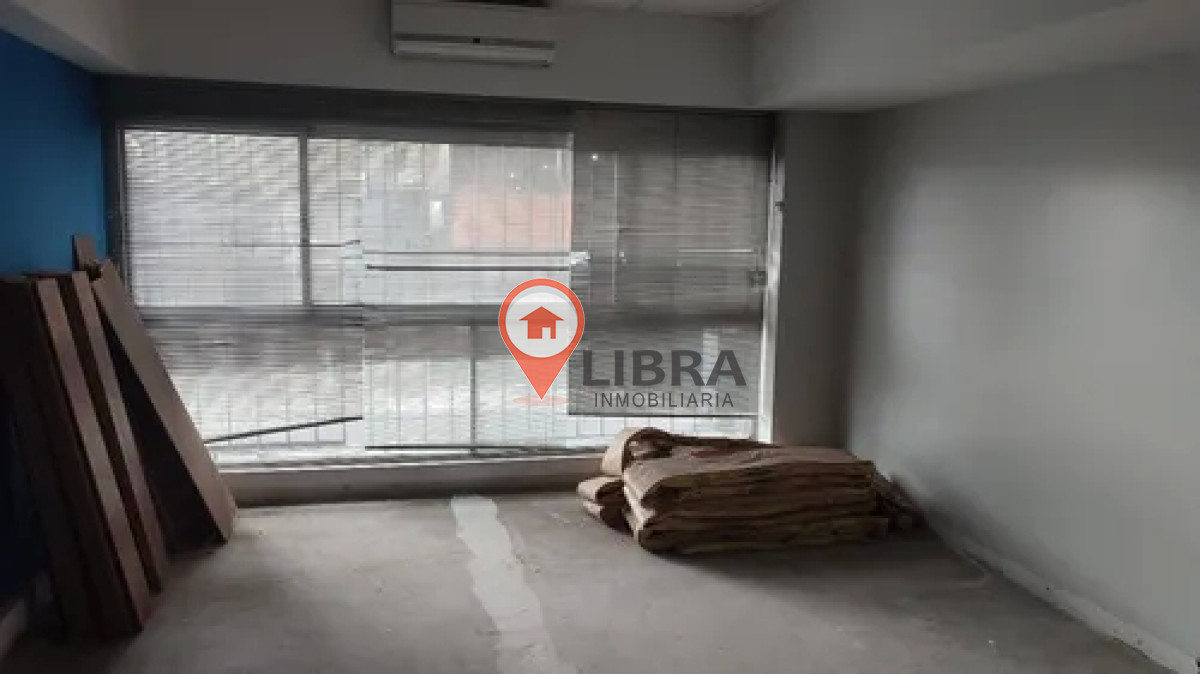 Local Comercial ID.942 - En Alquiler Oficina En Plaza Independencia Centro Excelente Punto