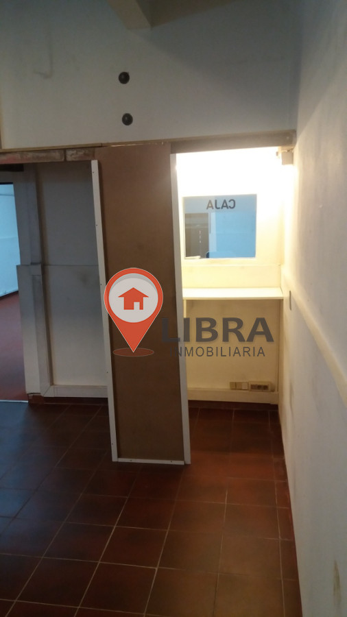 Local Comercial ID.8805 - Local Comercial Amplio En Barrio Sur