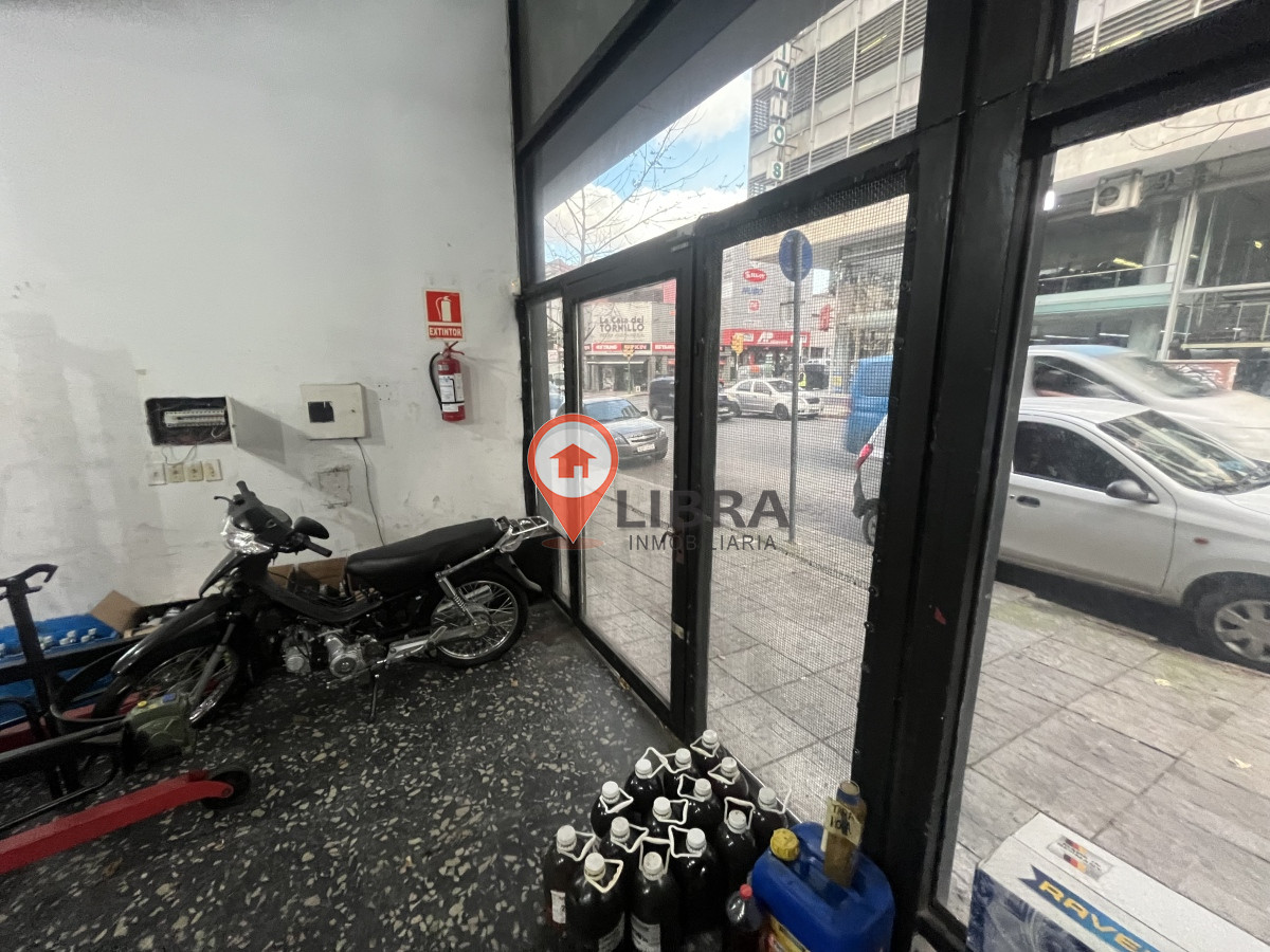 Local Comercial ID.4894 - Alquiler Gran Local Comercial 3 Pisos Pleno Centro Depósito