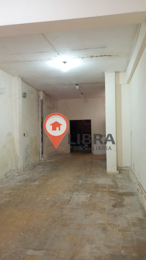 Local Comercial ID.6606 - Amplio Local En Ciudad Vieja Se Escuchan ofertas 