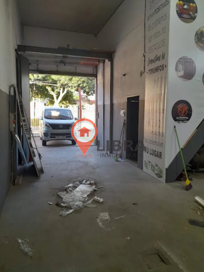 Local Comercial ID.9899 - Alquiler Local Comercial 214m2 2 Oficinas 2 Baños En Unión